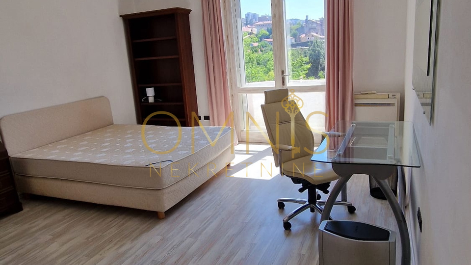 RIJEKA - CENTAR, GOSPODSKI STAN 74 m²
