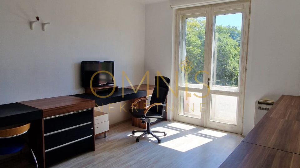 RIJEKA - CENTAR, GOSPODSKI STAN 74 m²