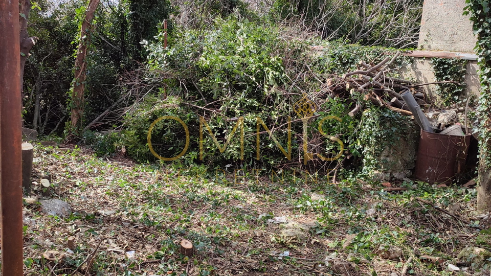 Prodaje se roh-bau kuća u Jadranovu, 98 m², s okućnicom – blizu mora