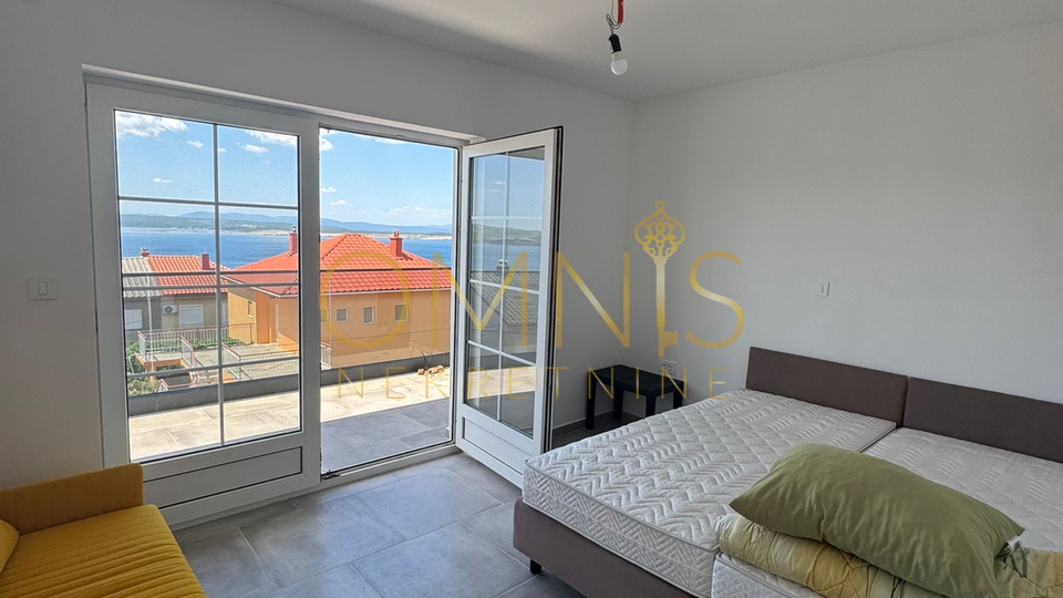 Stan s dvije terase i pogledom na more – Crikvenica