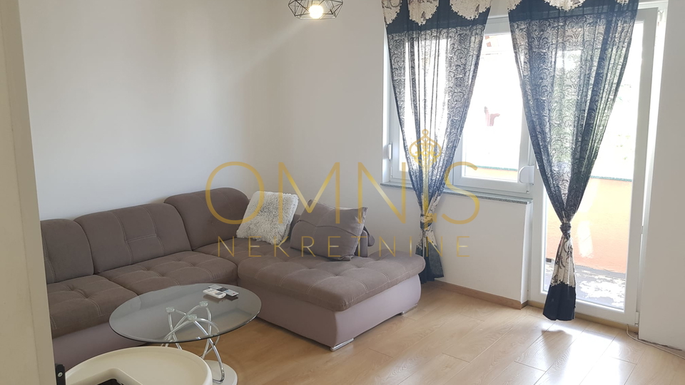 Dugoročni najam – Turnić, stan 1S+DB, 50 m², balkon, pogled na more