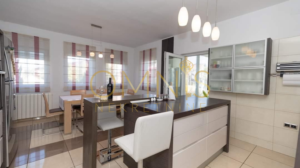 Prekrasna kuća za odmor u Ravnoj Gori, 345 m² + zemljište 1300 m²