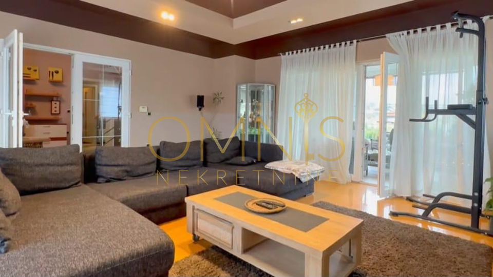Prekrasna kuća za odmor u Ravnoj Gori, 345 m² + zemljište 1300 m²