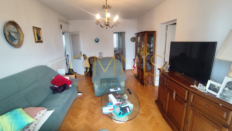 Rijeka, Donja Vežica, 3S+DB, balkon, najam!