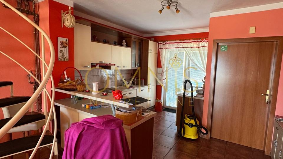 Matulji, Jušići – Two-story apartment 103m² with two balconies and sea view