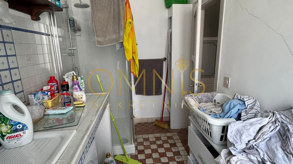 RIJEKA, CENTAR – Prostran gospodski stan od 156 m² s povijesnim šarmom