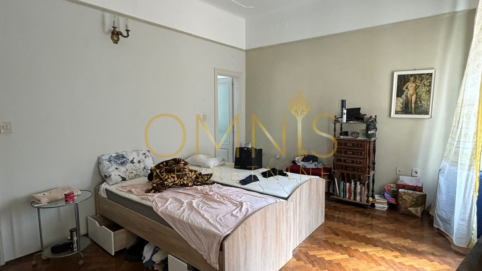 RIJEKA, CENTAR – Prostran gospodski stan od 156 m² s povijesnim šarmom