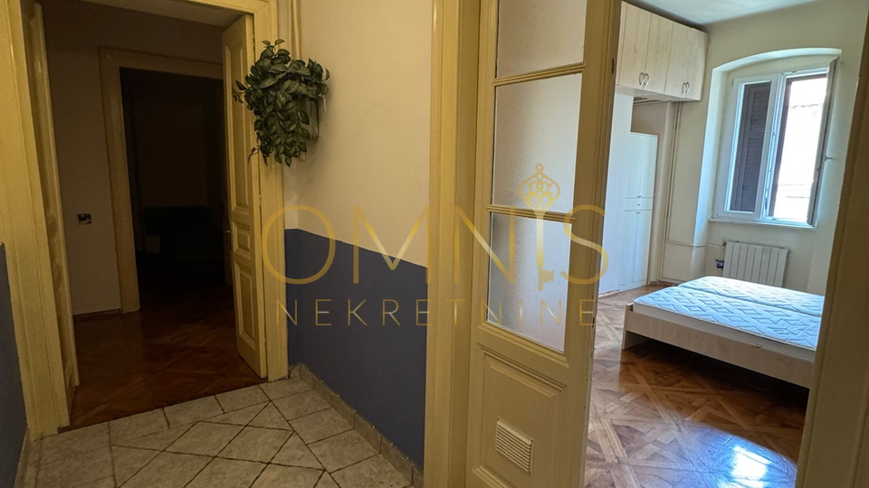 STAN U CENTRU RIJEKE, BALKON, 72 M²