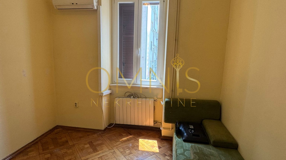 STAN U CENTRU RIJEKE, BALKON, 72 M²