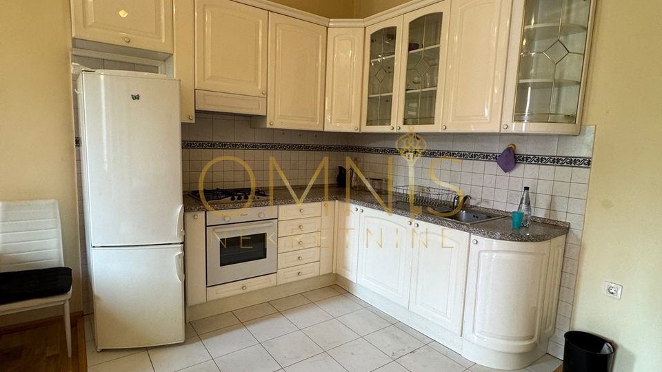 STAN U CENTRU RIJEKE, BALKON, 72 M²