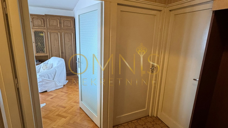 RIJEKA, PODMURVICE – Trosoban stan s balkonom i pogledom na more, 68 m²