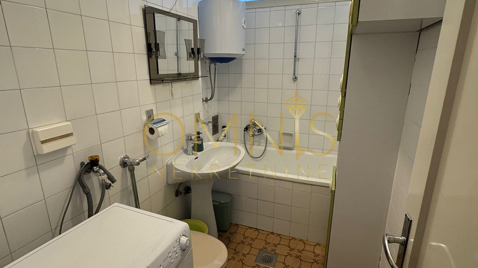 RIJEKA, PODMURVICE – Trosoban stan s balkonom i pogledom na more, 68 m²