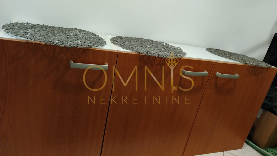 Rijeka, centar – renoviran  stan 24 m², namješten