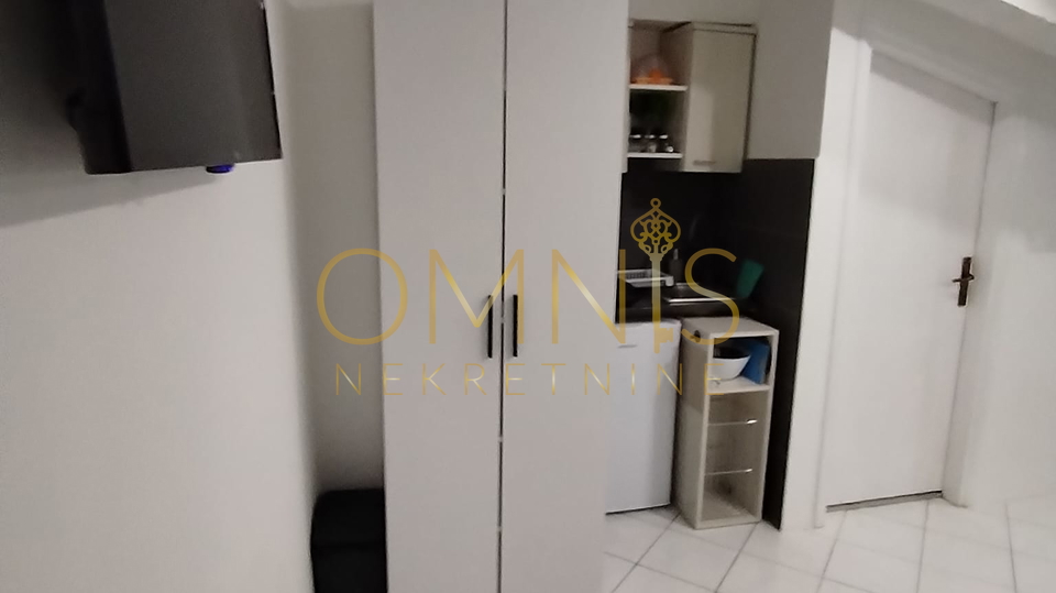 Rijeka, centar – renoviran  stan 24 m², namješten