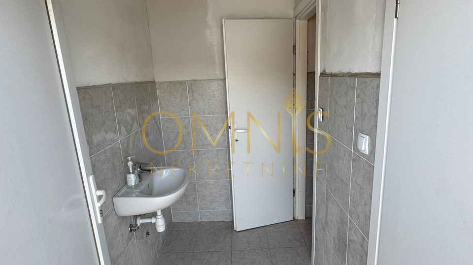 Kostrena, skladišni prostor, 150 m2, najam!