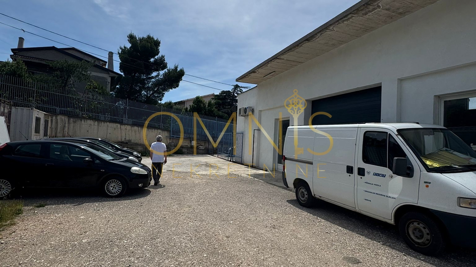 Kostrena, skladišni prostor, 150 m2, najam!