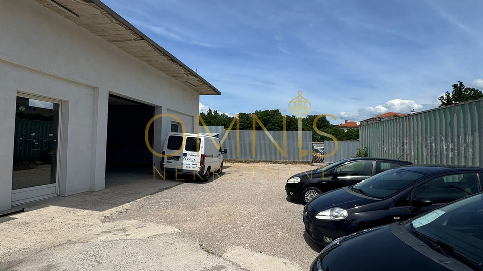 Kostrena, skladišni prostor, 150 m2, najam!