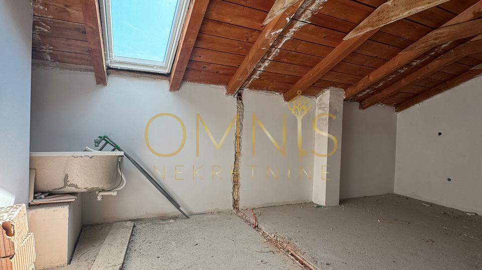 Dvoetažni stan – 102 m², roh-bau, odličan potencijal