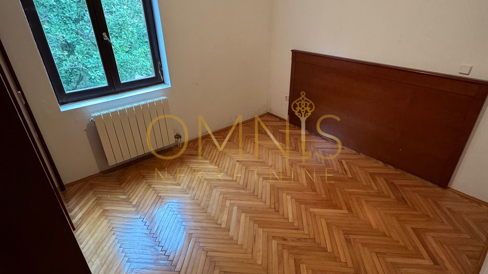 Three-room apartment Pobri, 70m², garage