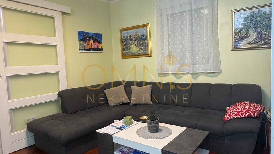 Viškovo, dvoetažni stan 86 m² s terasom i spremištem