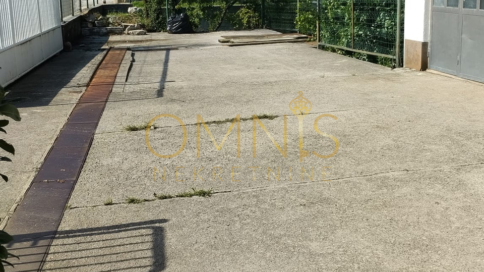 Poslovni prostor za najam, 70m2, Bregi