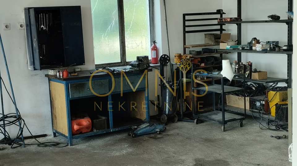 Poslovni prostor za najam, 70m2, Bregi