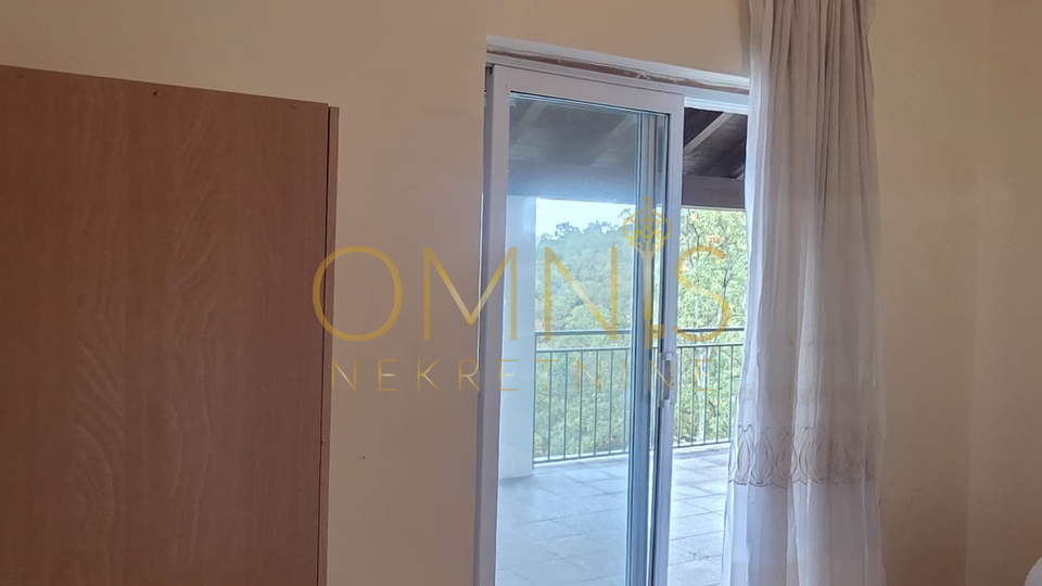 Prostrana kuća na prodaju! Bregi