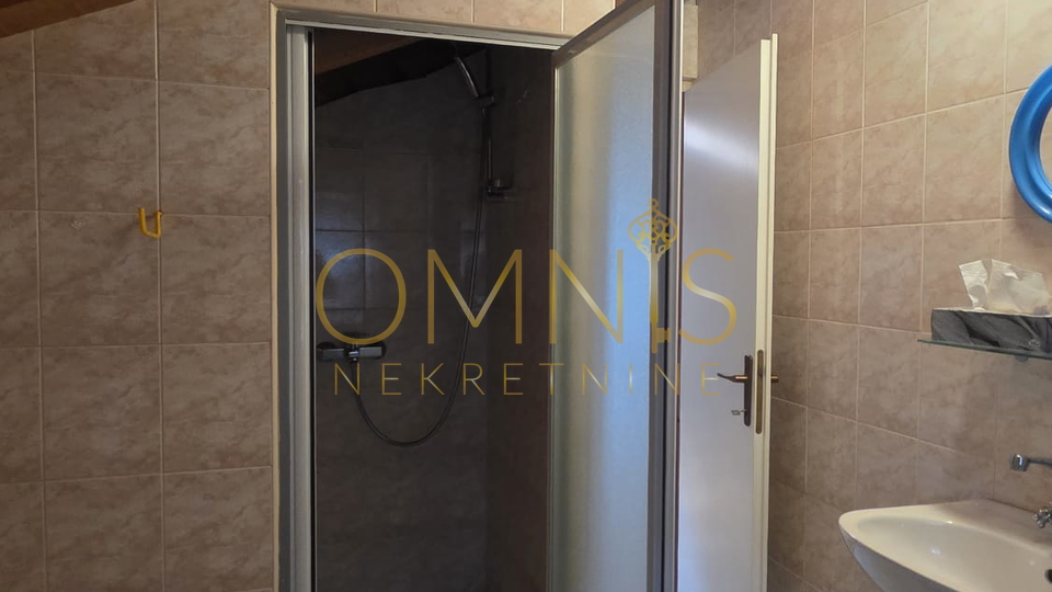 Prostrana kuća na prodaju! Bregi