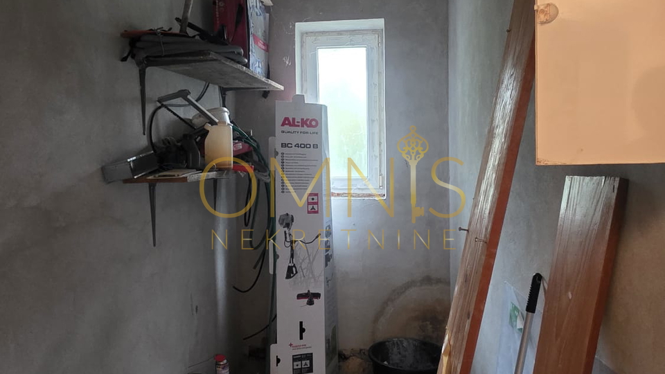 Prostrana kuća na prodaju! Bregi