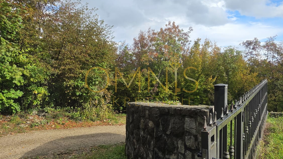 Prostrana kuća na prodaju! Bregi