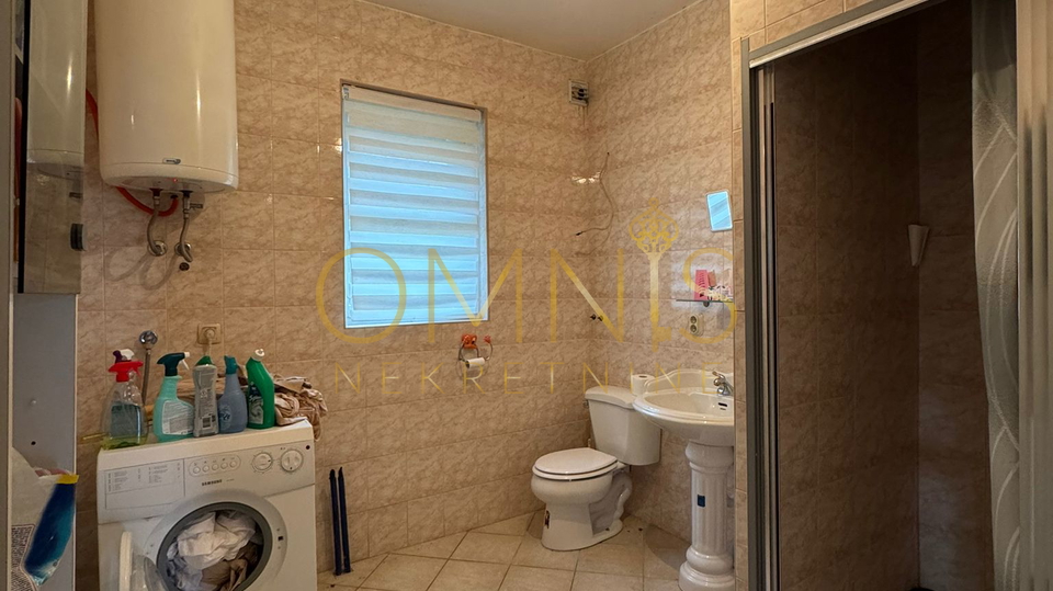 Prostrana kuća na prodaju! Bregi