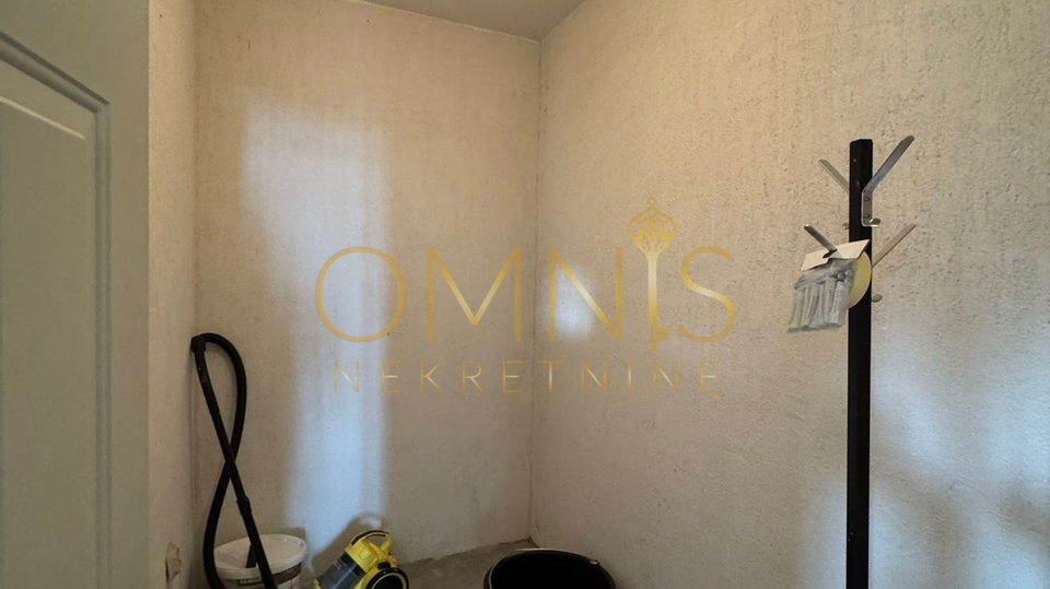 Prostrana kuća na prodaju! Bregi