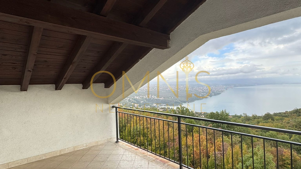 Prostrana kuća na prodaju! Bregi