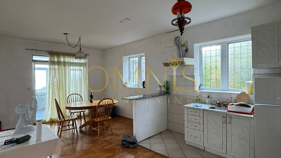 Prostrana kuća na prodaju! Bregi