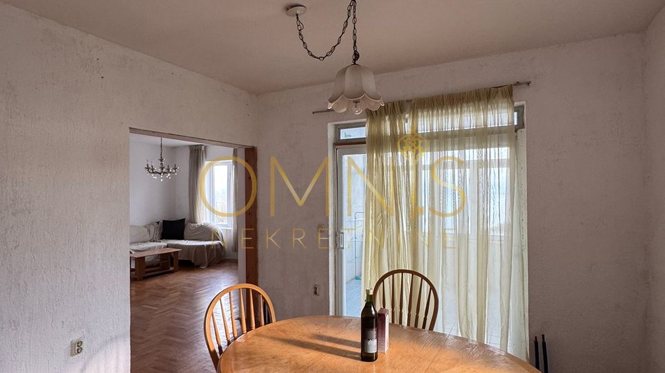 Prostrana kuća na prodaju! Bregi