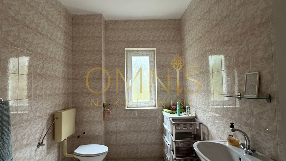 Prostrana kuća na prodaju! Bregi