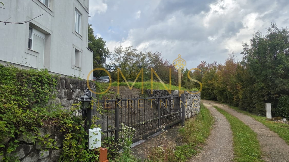 Prostrana kuća na prodaju! Bregi