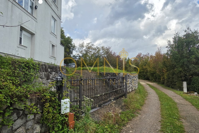 Prostrana kuća na prodaju! Bregi