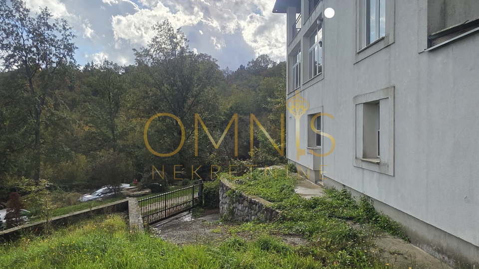 Prostrana kuća na prodaju! Bregi