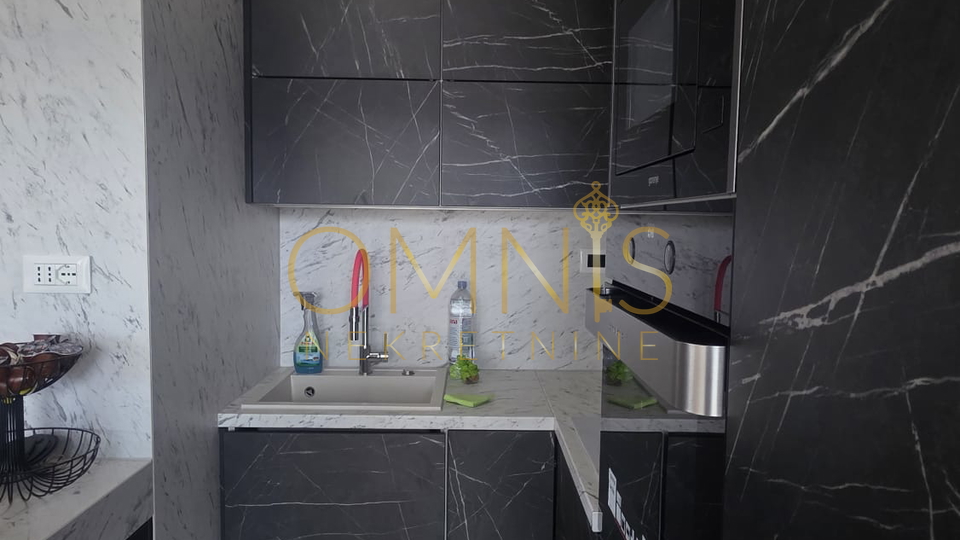 Stan u novogradnji s panoramskim pogledom na more, NA PRODAJU!!