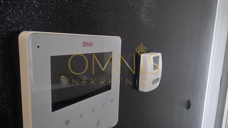 Stan u novogradnji s panoramskim pogledom na more, NA PRODAJU!!