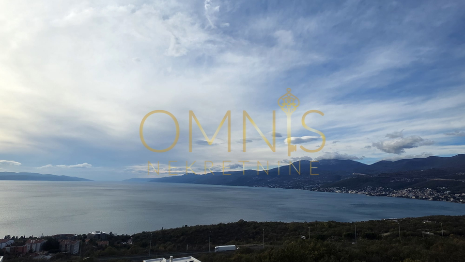 Stan u novogradnji s panoramskim pogledom na more, NA PRODAJU!!