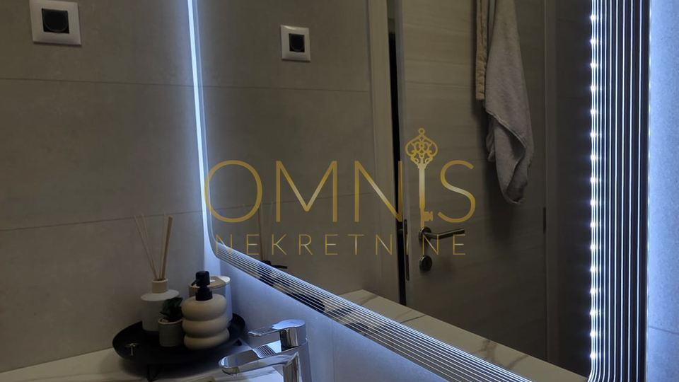 Stan u novogradnji s panoramskim pogledom na more, NA PRODAJU!!