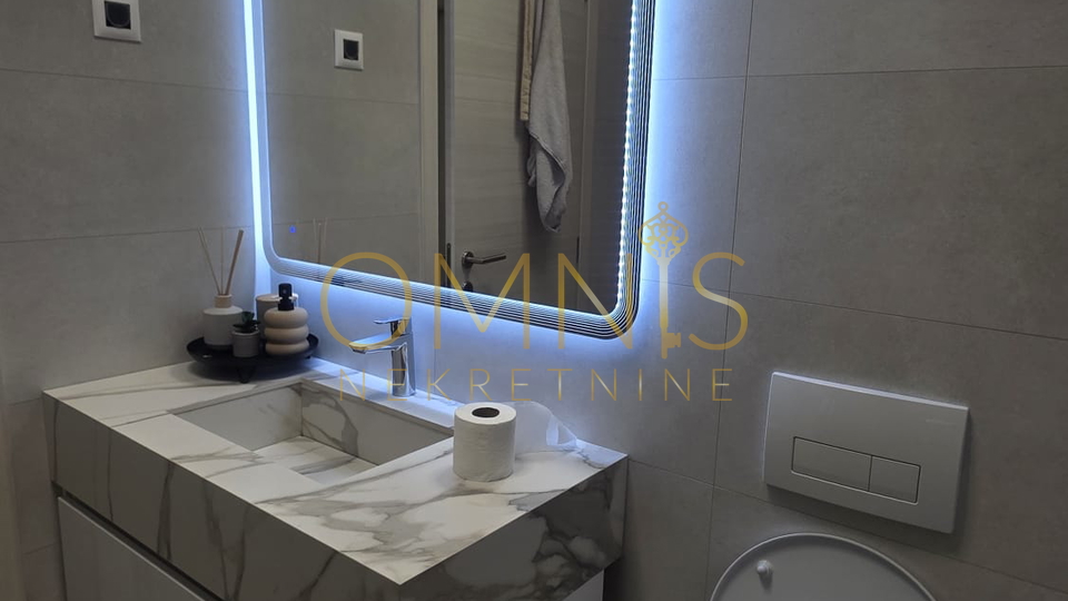 Stan u novogradnji s panoramskim pogledom na more, NA PRODAJU!!