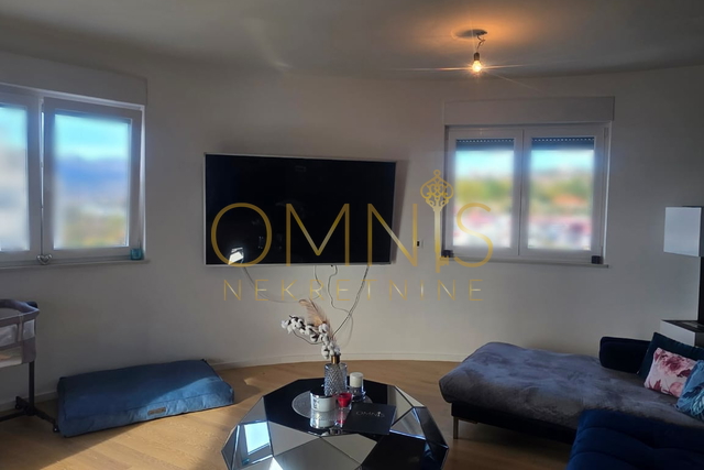 Stan u novogradnji s panoramskim pogledom na more, NA PRODAJU!!