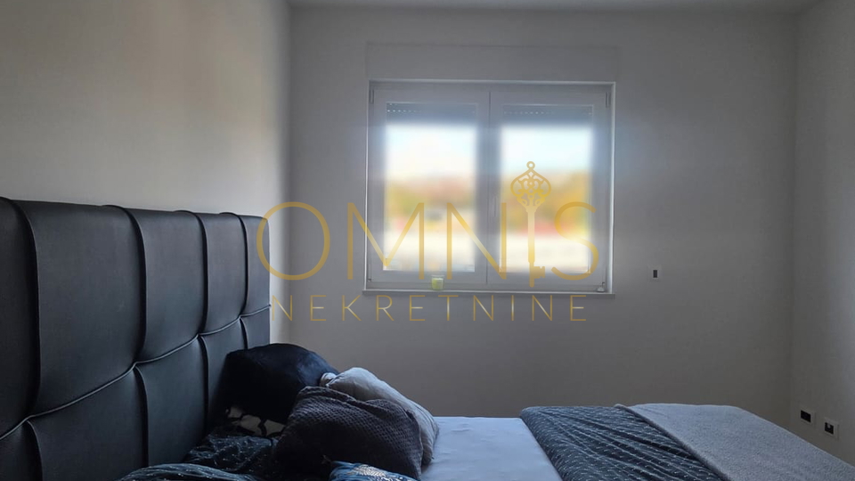 Stan u novogradnji s panoramskim pogledom na more, NA PRODAJU!!