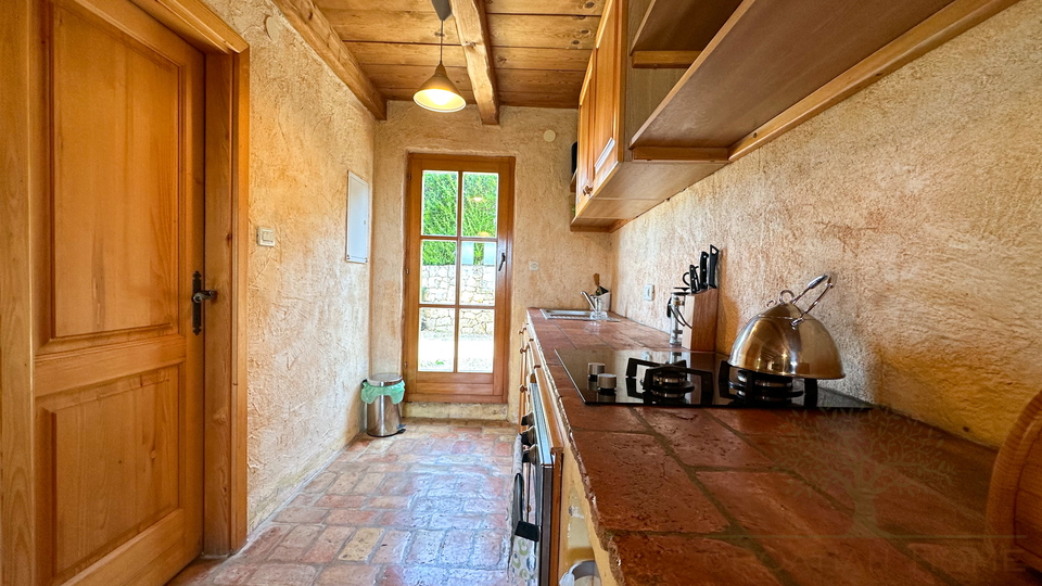 Mediterranes sch&ouml;nnes End -Steinreihenhaus in einem idylischen istrischen Dorf