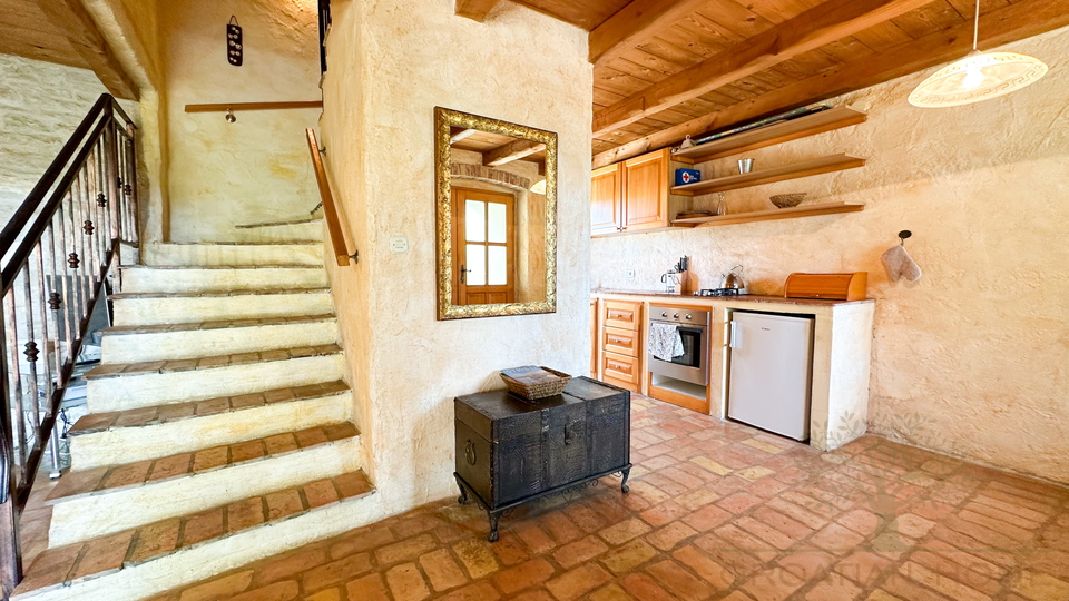 Mediterranes sch&ouml;nnes End -Steinreihenhaus in einem idylischen istrischen Dorf