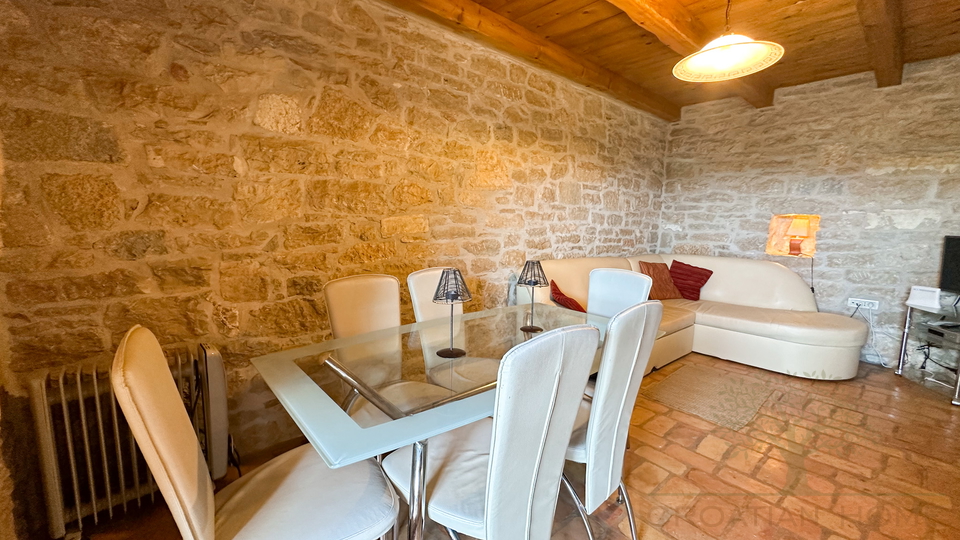 Mediterranes sch&ouml;nnes End -Steinreihenhaus in einem idylischen istrischen Dorf