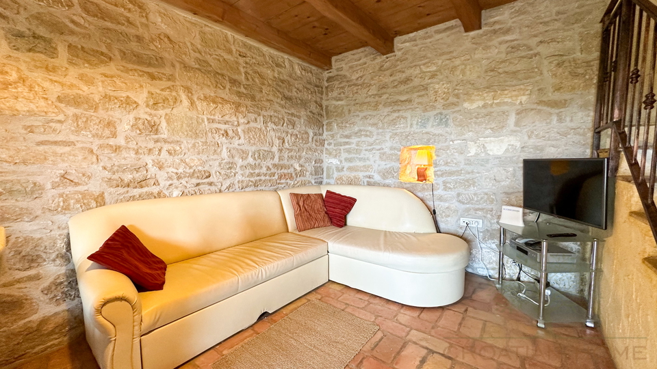 Mediterranes sch&ouml;nnes End -Steinreihenhaus in einem idylischen istrischen Dorf